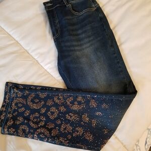 Frank Lyman Design Blue Leopard Print Cropped Jeans